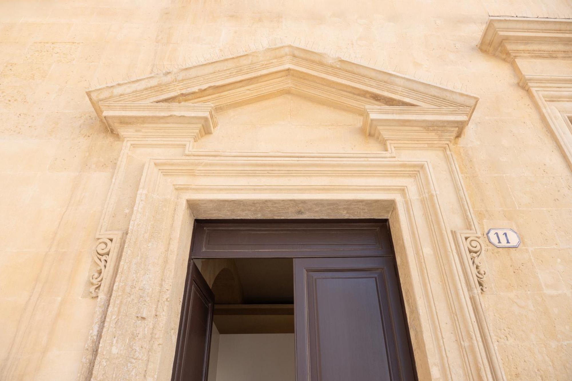 Palazzo Persone Dimora Storica Lecce Exterior foto